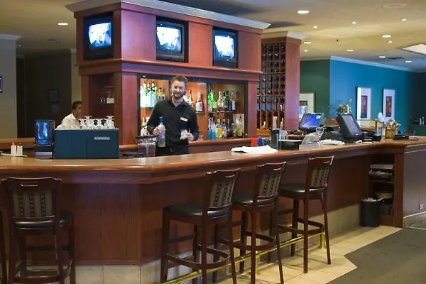 ***  5 Calgary Downtown Hotel Canada